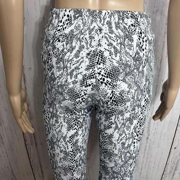 COPY - Nicki Minaj Hi Rise Skinny Cotton Spandex Pants Button Fly Junior 3/4 Wo… - Picture 4 of 12